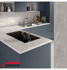 Столешница для кухни Egger 3000х600x38мм с торцевыми планками. Цвет - Мрамор Кандела cветло-серый
